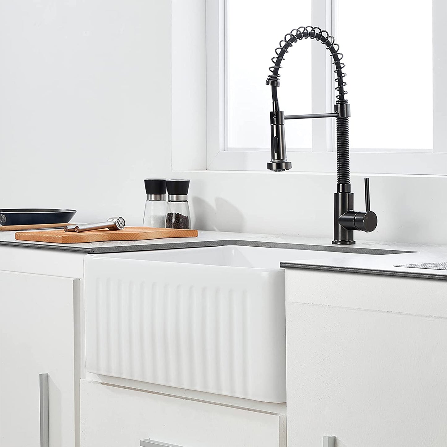 24 X18 inch Ceramic Kitchen Sink, White Reversible Sink, Single Bowl Kitchen Sink with Bottom Grid and Basket Strainer