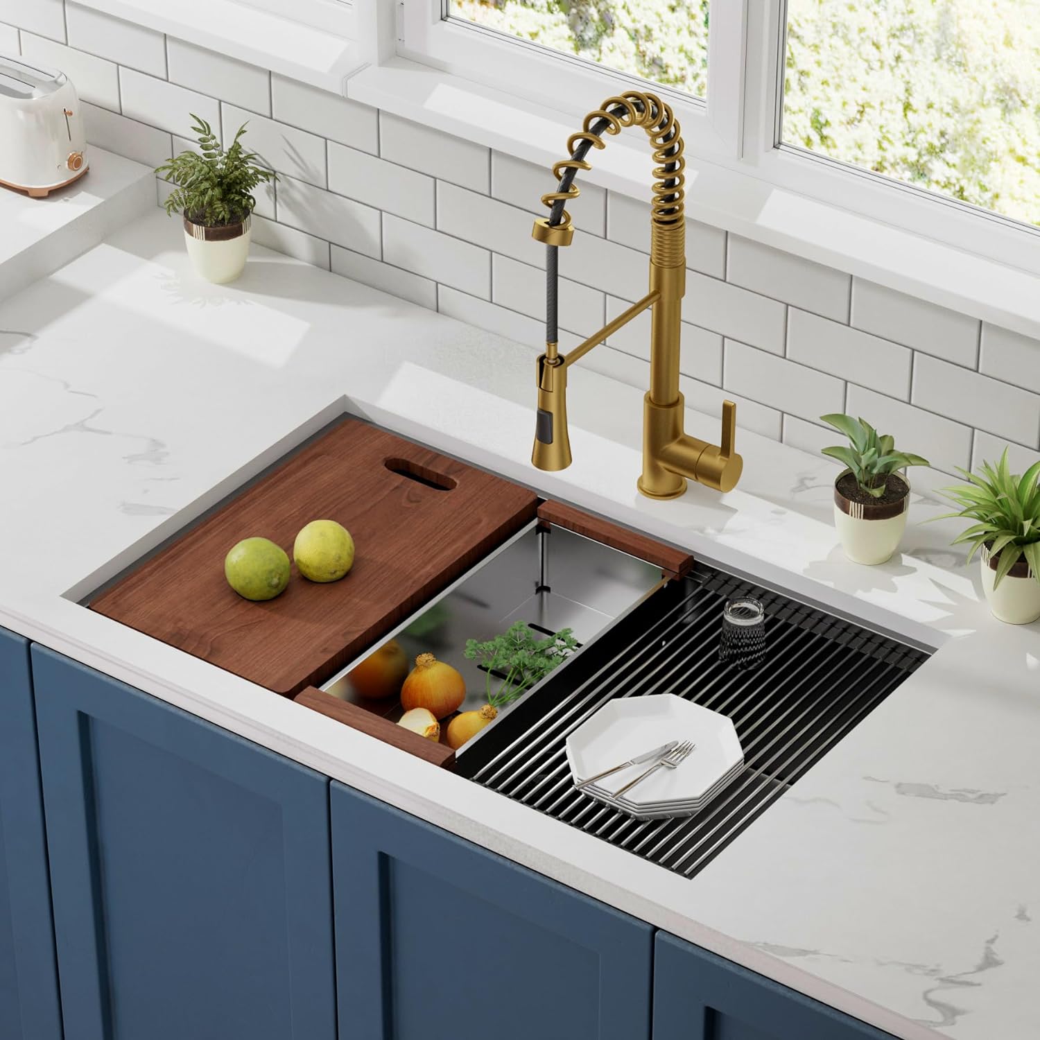32" x 19" Gunmetal Black Stainless Steel Undermount Kitchen Sink, 32x19 Handmade 16 Gauge Single Bowl Workstation Sink, 10 Inch Deep Kitchen Sink is equipped with various accessories