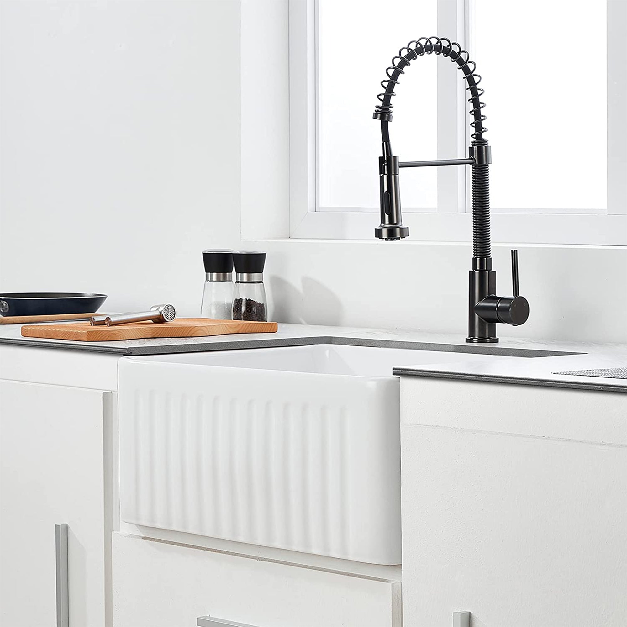 24 X18 inch Ceramic Kitchen Sink, White Reversible Sink, Single Bowl Kitchen Sink with Bottom Grid and Basket Strainer